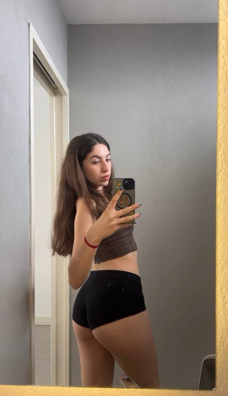 Amber in her underwear in Ajmer