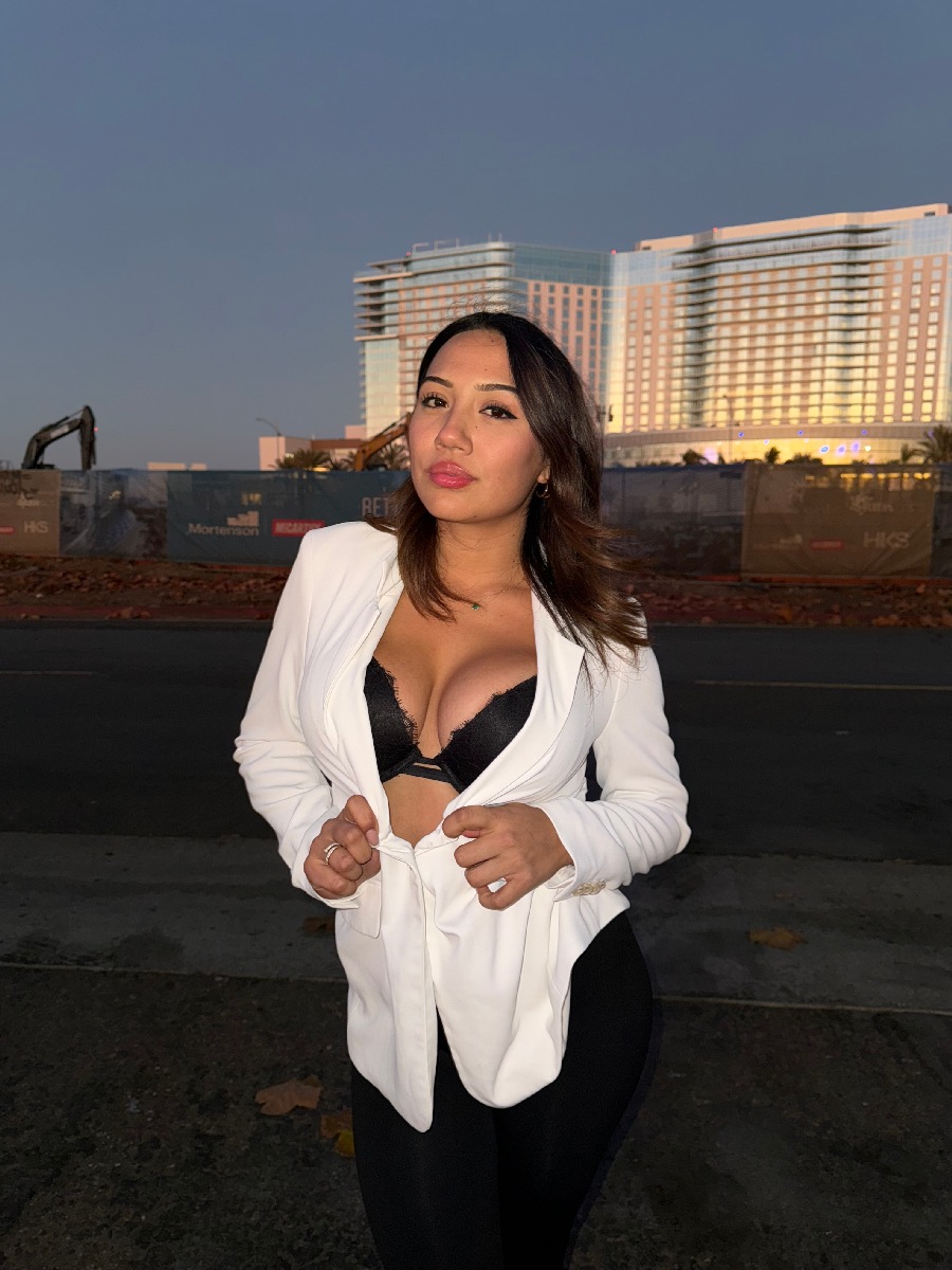 Take a pause and enjoy Ali Cruz — streaming from Ajmer